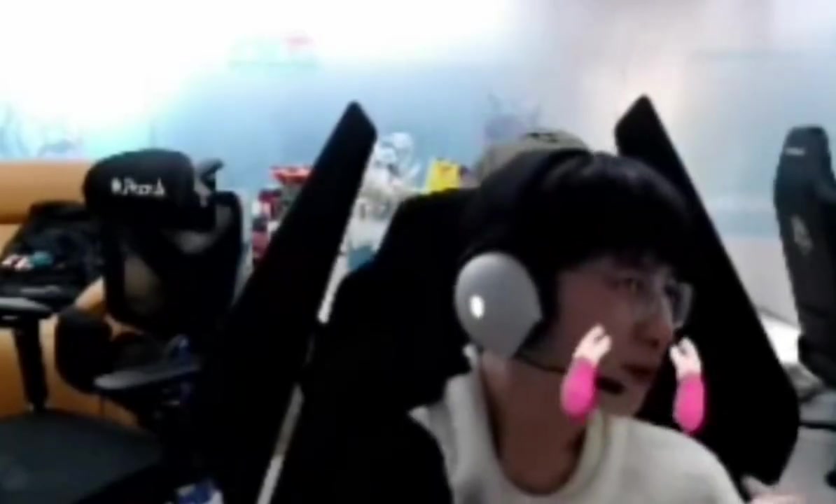ELK：现在BLG有排位数要求，有训练赛就7把，没有的话一天15把